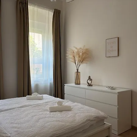 Apartmán Aradi Pětikostelí
